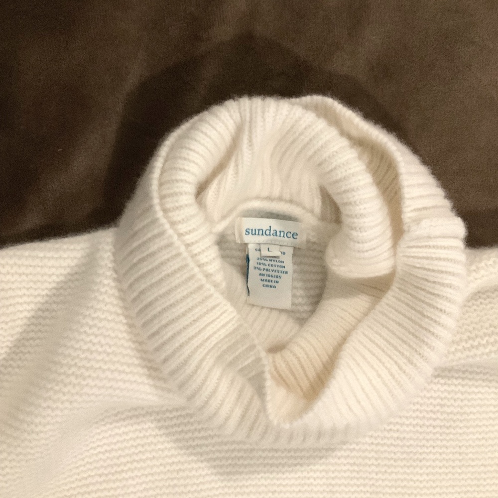Sundance White L Turtleneck sweater Alpine Resortwear Coastal Minimalist Travel